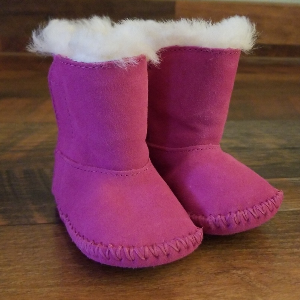 Infant UGG hot pink boots size 0/1 Never Worn